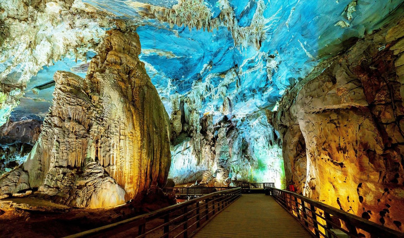 Inside Phong Nha cave, Quang Binh province (Photo: VNA)