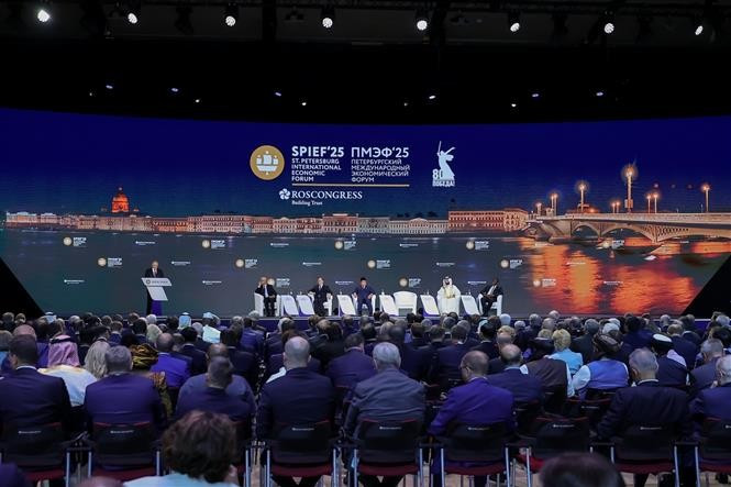 At the plenary session of the 28th St. Petersburg International Economic Forum (SPIEF 28) in Russia on June 20. (Photo: VNA)