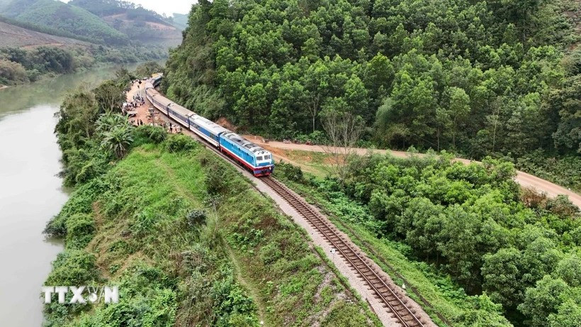 Legislators will discuss the revised Railway Law on June 18. (Photo: VNA)