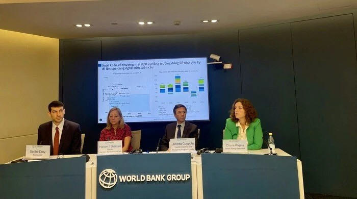 WB experts at “Taking Stock” report release event (Photo: VietnamPlus)