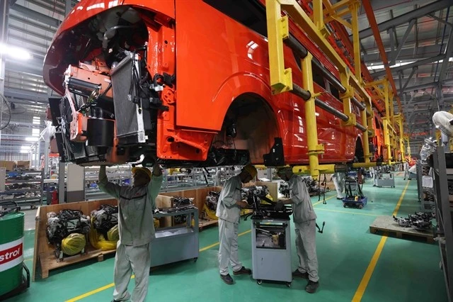 An auto assembly line at Kim Long Motor Hue in the Chân May - Lang Co Economic Zone in the central city of Hue. (Photo: VNA)