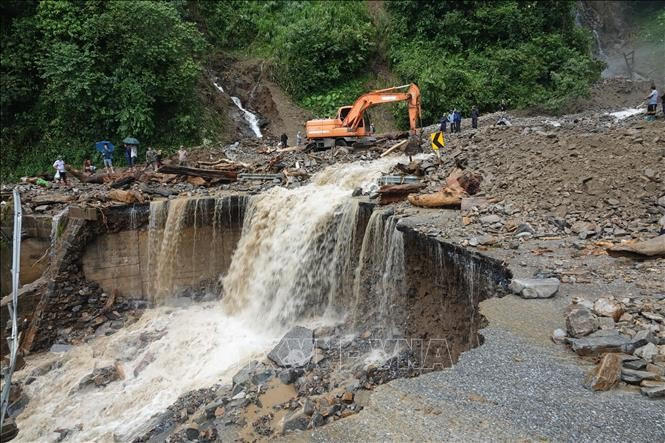 Typhoon Kajiki causes erosion in the northern mountainous province of Lao Cai. (Photo: VNA)