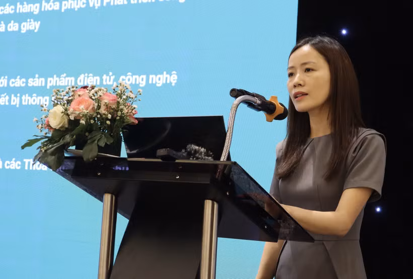 Le Thi Mai Anh from the Ministry of Industry and Trade speaks at the event (Photo: VNA)