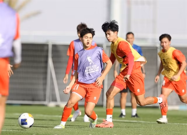 The Vietnam team train for the 2025 AFC U17 Asian Cup. (Photo: courtesy of VFF)