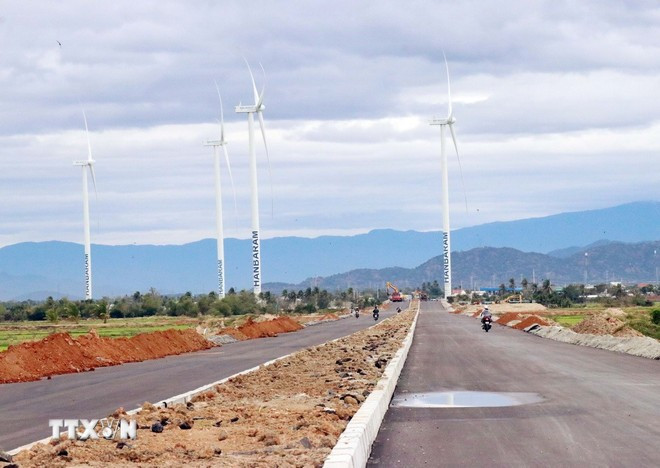 The Provincial Road 702 project, funded by public investment and connecting Bac Son commune of Khanh Hoa province with National Highway 1A, is nearing completion. (Photo: VNA)