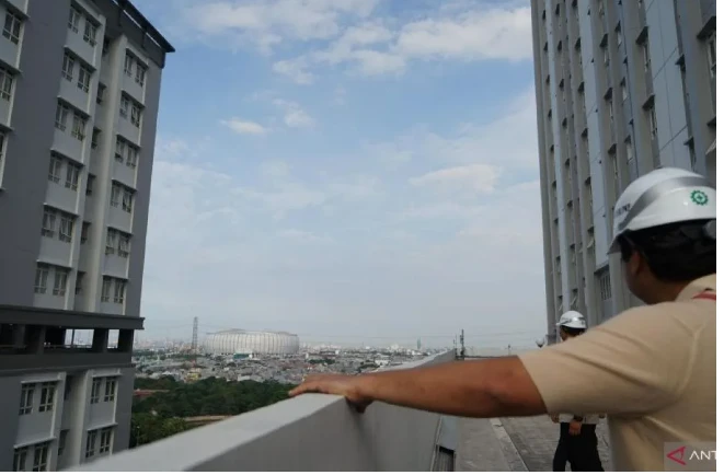 Housing and Settlements Minister Maruarar Sirait during his inspection to Kemayoran Athletes' Village in Jakarta. (Photo: Antara)