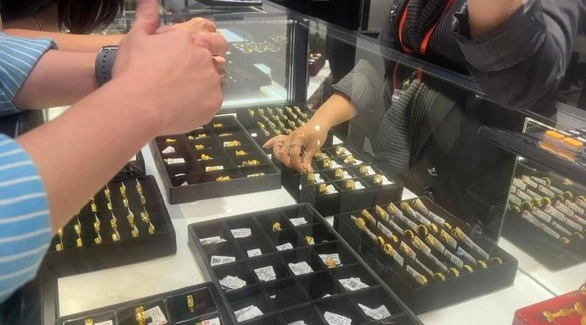 Measures needed to settle the disparity between domestic and international gold prices (Photo: VietnamPlus)