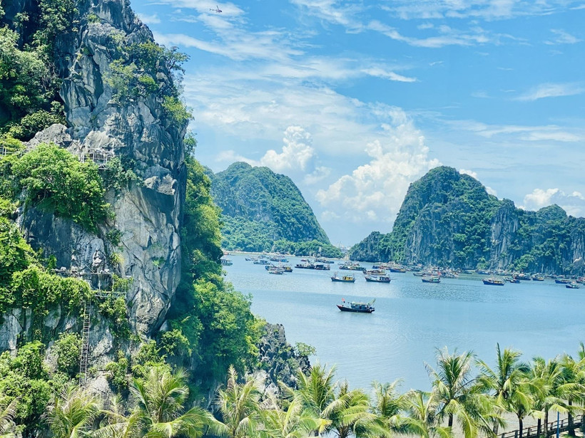 Quang Ninh province is a popular destination in summer. (Photo: VNA)