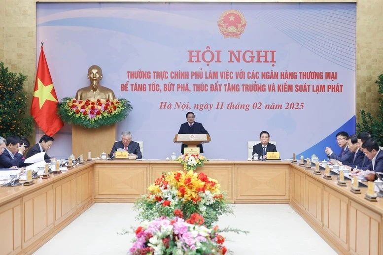 Prime Minister Pham Minh Chinh addresses the meeting. (Photo: VNA)