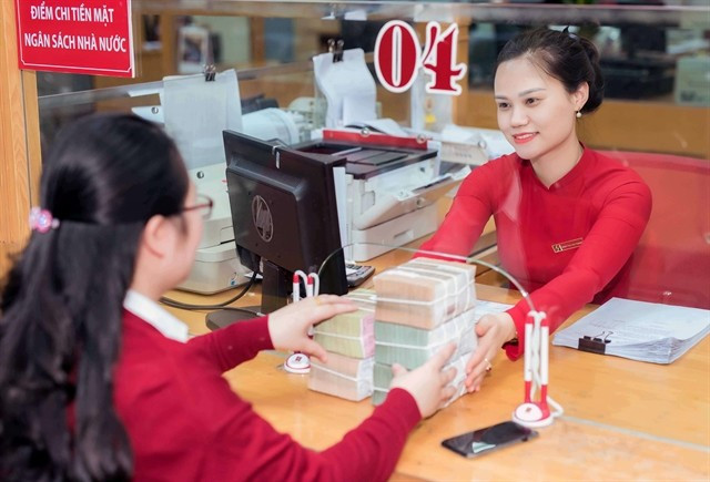 At an Agribank office. The banking sector is at the forefront of unblocking green capital flows. (Photo: VNA)