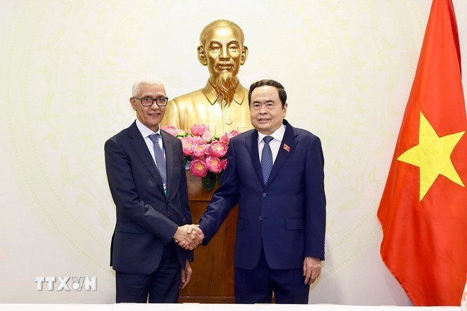 National Assembly Chairman Tran Thanh Man (R) receives Moroccan House of Representatives Speaker Rachid Talbi El Alami in Can Tho city, on January 21, 2025. (Photo: VNA)