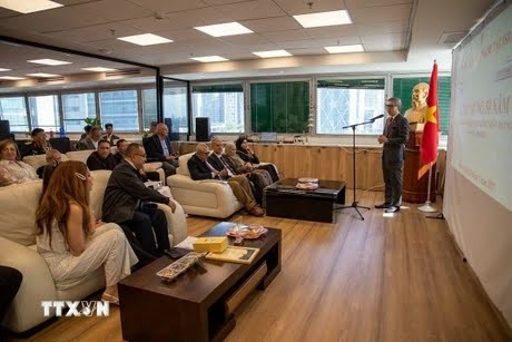 The Vietnamese Ambassador to Israel addresses the event (Photo: VNA)