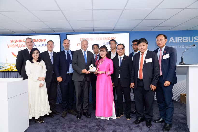Vietjet and aircraft manufacturer Airbus has announced a major new order for 100 A321neo aircraft, with the potential to add another 50 in the future (Source: Vietjet)