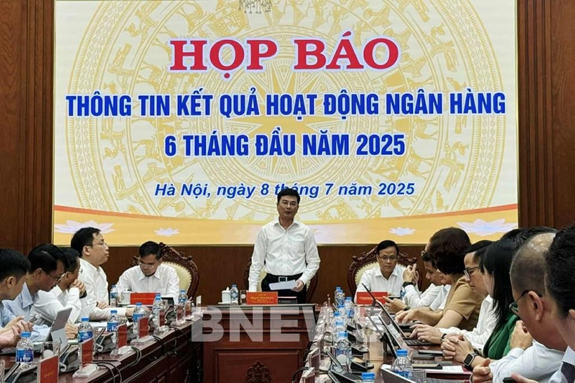 SBV Deputy Governor Pham Thanh Ha speaks at the press conference. (Photo: VNA)
