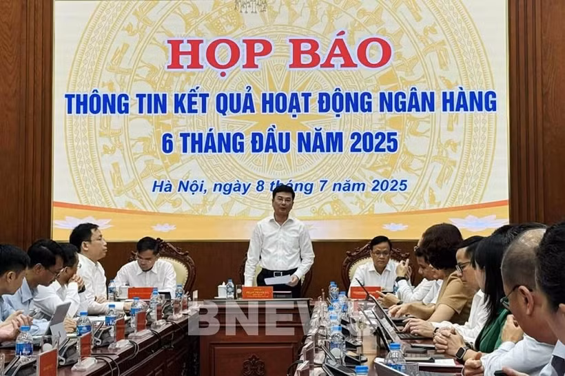 SBV Deputy Governor Pham Thanh Ha speaks at the press conference. (Photo: VNA)
