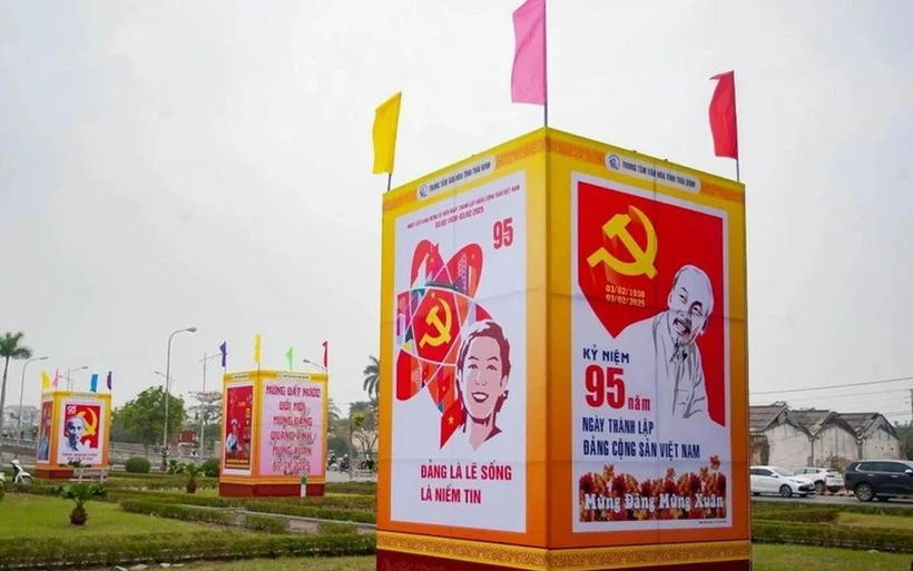 A poster marking the 95th founding anniversary of the Communist Party of Vietnam (February 3, 1930 – 2025). (Photo: VNA)