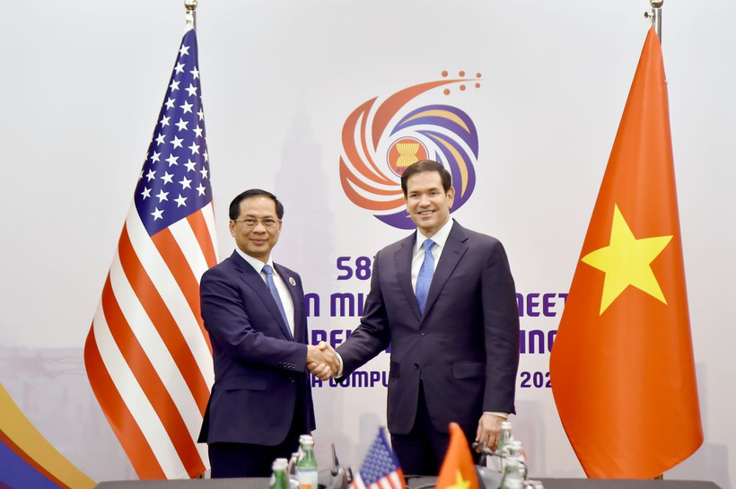 Vietnamese Deputy Prime Minister and Minister of Foreign Affairs Bui Thanh Son (L) and US Secretary of State Marco Rubio. (Photo: VNA)