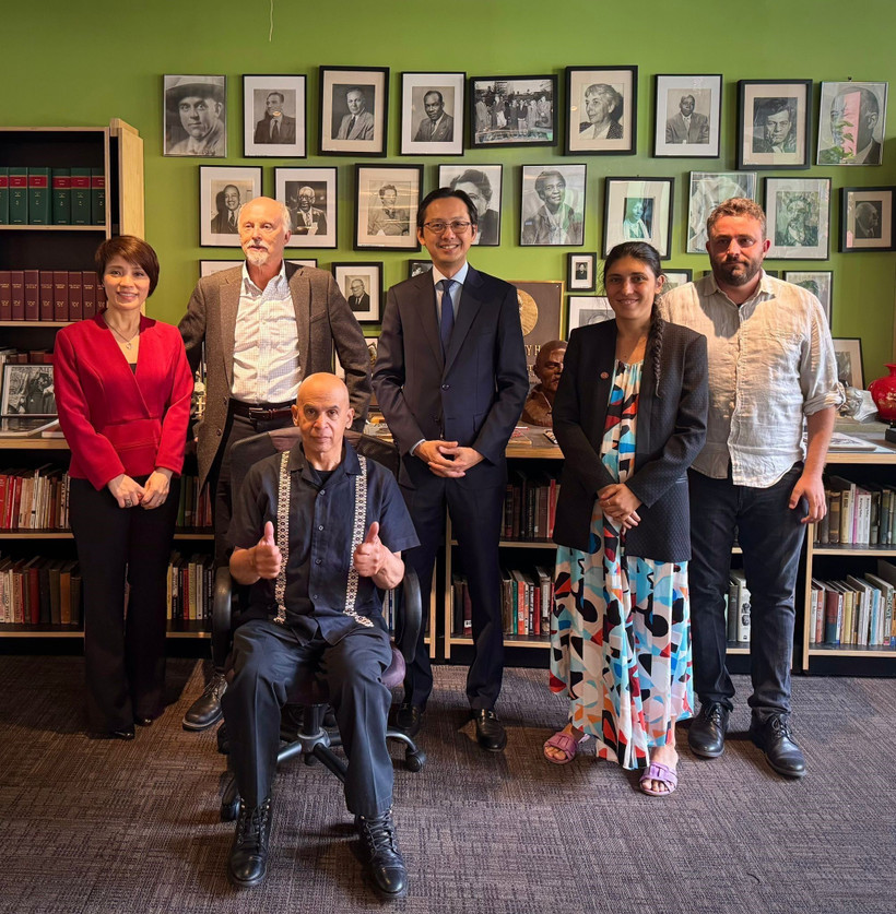 Ambassador Do Hung Viet, Permanent Representative of Vietnam to the United Nations (third from right) at the meeting (Photo: VNA)