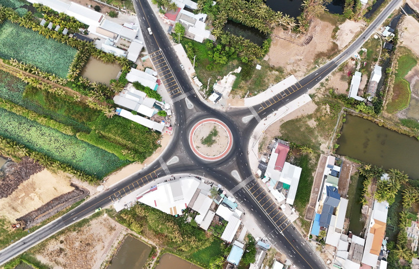 The North–South expressway brings new face to the Mekong Delta region. (Photo: VNA)