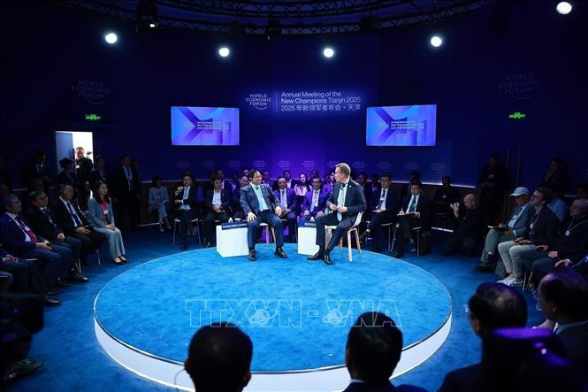 The policy dialogue themed “Vietnam’s New Era: From Vision to Action” on June 25, a highlight of the WEF's 16th Annual Meeting of the New Champions in Tianjin, China. (Photo: VNA)