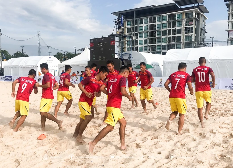 Vietnam's beach soccer team under the guidance of head coach Mai Van Duc will gather in Da Nang city from February 25 to prepare for the AFC Beach Soccer Asian Cup Thailand 2025. (Photo: VFF)