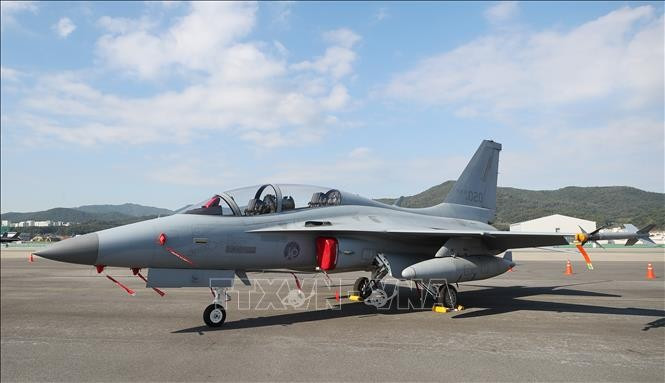 A Korean FA-50 fighter jet on display at Seoul ADEX 2021. (Photo: YONHAP/VNA)