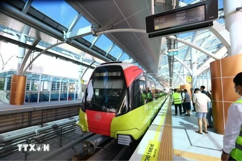 The Nhon - Hanoi Station metro’s elevated section from Nhon to Cau Giay transported nearly 3.4 million passengers in six months. (Photo: VNA)