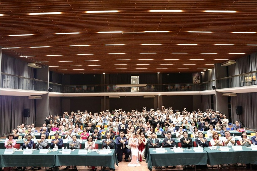 More than 120 young Vietnamese people from 14 European countries gather in Budapest for the 11th Festival of Vietnamese Youth and Students in Europe. (Photo: the Vietnamese Students’ Association in Hungary)