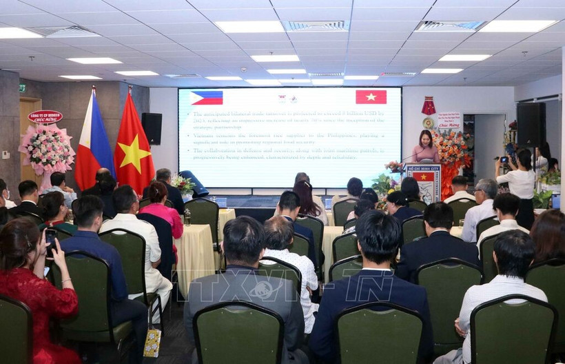 The gathering held by the HCM City Union of Friendship Organisations on June 16 (Photo: VNA)