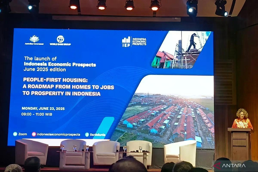 World Bank Country Director for Indonesia and Timor-Leste, Carolyn Turk speaks at the launch of the Indonesia Economic Prospects in Jakarta on June 23. (Photo: ANTARA)