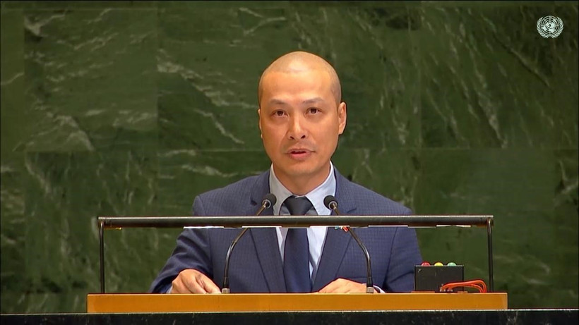 Minister Counselor Nguyen Hoang Nguyen, Deputy Permanent Representative of Vietnam to the United Nations, speaks at the plenary meeting (Photo: VNA)