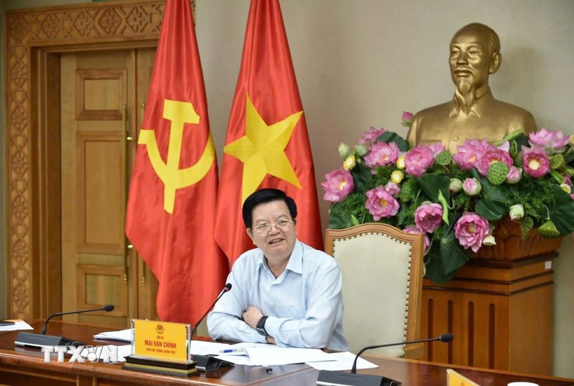 Deputy Prime Minister Mai Van Chinh chairs a meeting of Working Group No. 8, which monitors, addresses bottlenecks, and promotes public investment disbursement for six ministries and central agencies. (Photo: VNA)