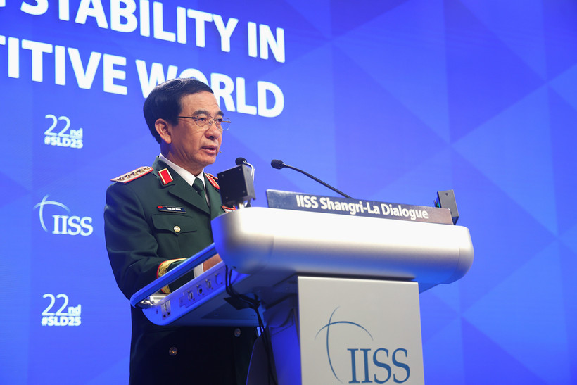 Vice Secretary of the Central Military Commission and Minister of National Defence Gen. Phan Van Giang speaks at the event (Photo: VNA)