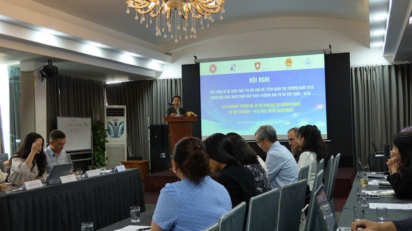 The dialogue brings together more than 200 delegates from the Ministry of Industry and Trade, diplomatic missions of EFTA countries, industry associations, and leading exporters from southern Vietnam. (Photo: VietnamPlus)