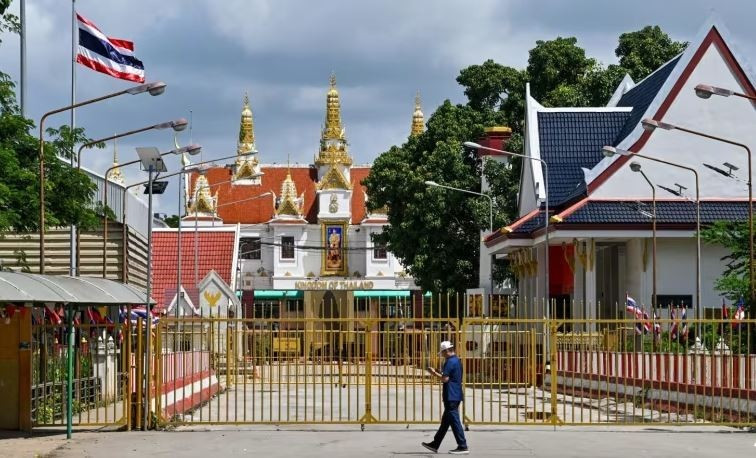 A border checkpoint between Cambodia and Thailand. (Photo: AFP)