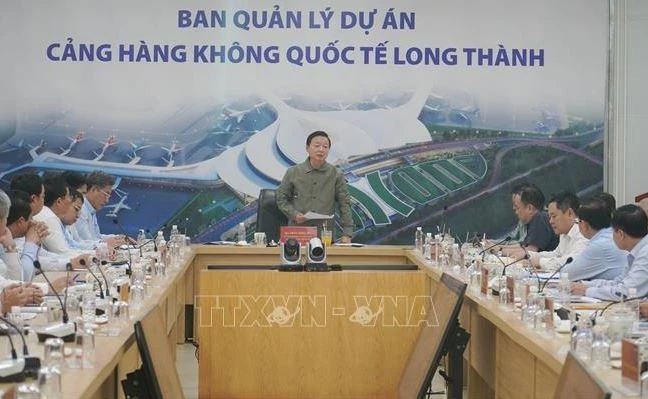 Deputy Prime Minister Tran Hong Ha speaks at the working session. (Photo: VNA)