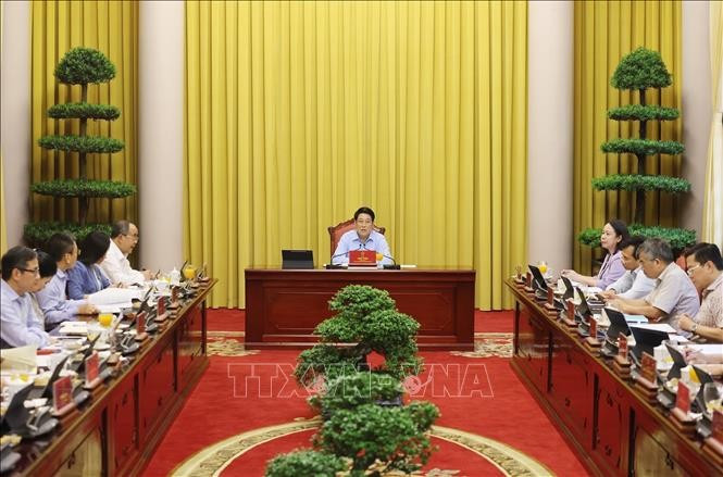 State President Luong Cuong holds a working session with the Presidential Office on August 27 to review tasks for August and outline priorities for September. (Photo: VNA)