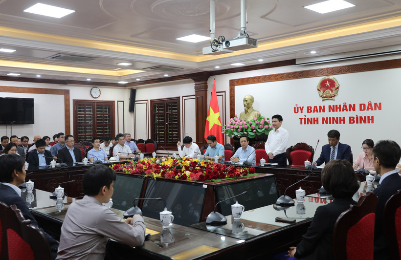 At the working session (Photo: VNA)