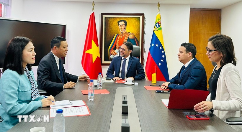 An overview of the meeting. (Photo courtesy of Vietnamese Ambassador to Venezuela)