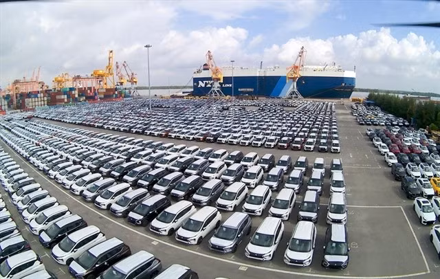 Imported cars seen at the northern port city of Hai Phong. (Photo: VNA)
