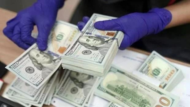 The US dollar at Vietnamese commercial banks has so far this year increased by about 2.6-3% against the dong. (Photo: VNA)