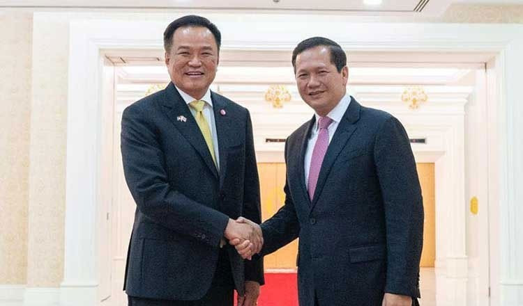 Cambodian Prime Minister Hun Manet (R) and Thai PM Anutin Charnvirakul (Photo: Khmer Times)