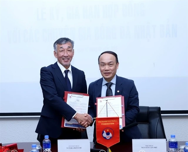 Yutaka Ikeuchi (L) and VFF General Secretary Nguyen Van Phu (Photo: VFF)