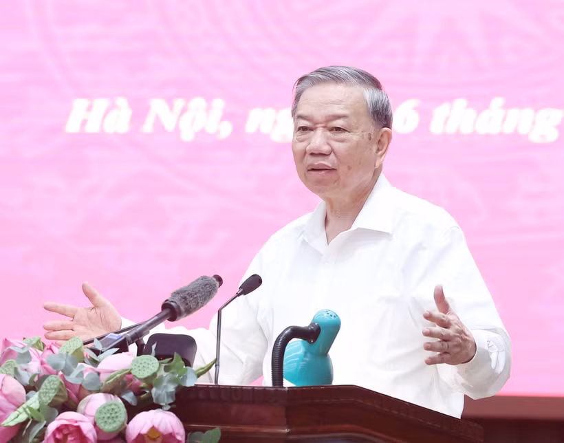 Party General Secretary To Lam speaks at the working session. (Photo: VNA)