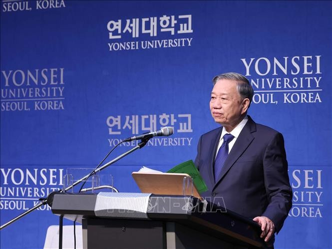 Party General Secretary To Lam delivers a keynote address at Yonsei University (Photo: VNA)