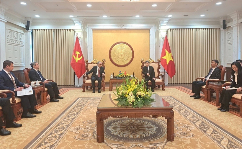 The meeting between Chief Justice of the Supreme People's Court Le Minh Tri and Prosecutor General of Azerbaijan Kamran Bayram Aliyev in Hanoi on March 24. (Photo: VNA)