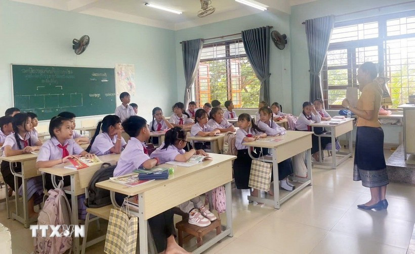 A Vietnamese language class at the Laos-Vietnam friendship school (Photo: VNA)