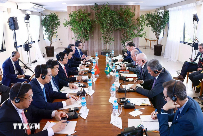 The talks between Prime Minister Pham Minh Chinh and Brazilian President Luiz Inácio Lula da Silva on November 17, 2024. (Photo: VNA)
