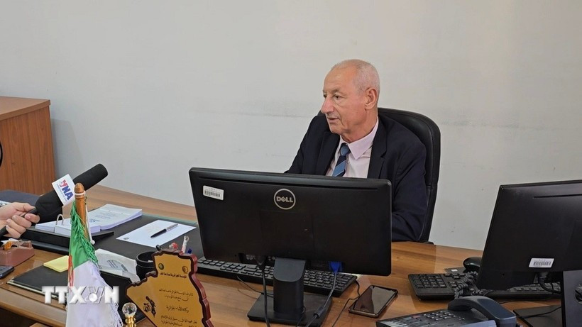 APS Deputy Director General Bounnah Liazid (Photo: VNA)