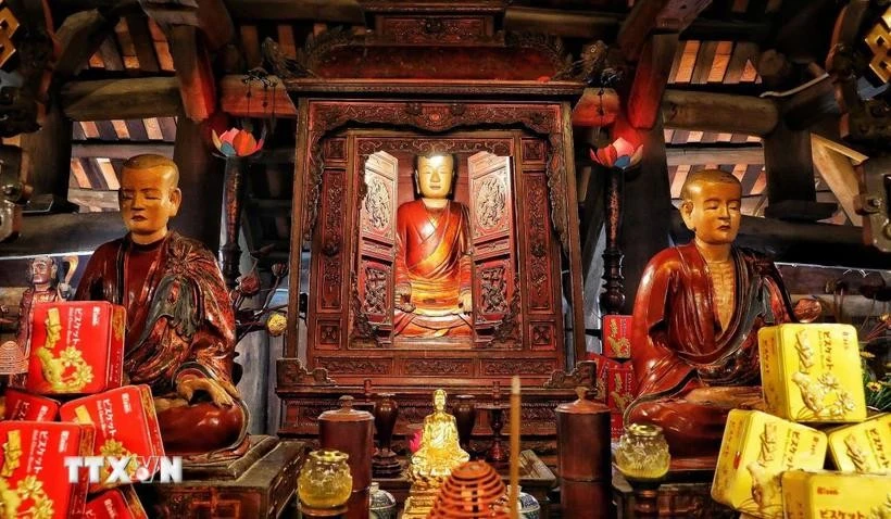 The statues of the three patriarchs of the Truc Lam Buddhist sect at Vinh Nghiem Pagoda in Bac Giang province (Photo: VNA)